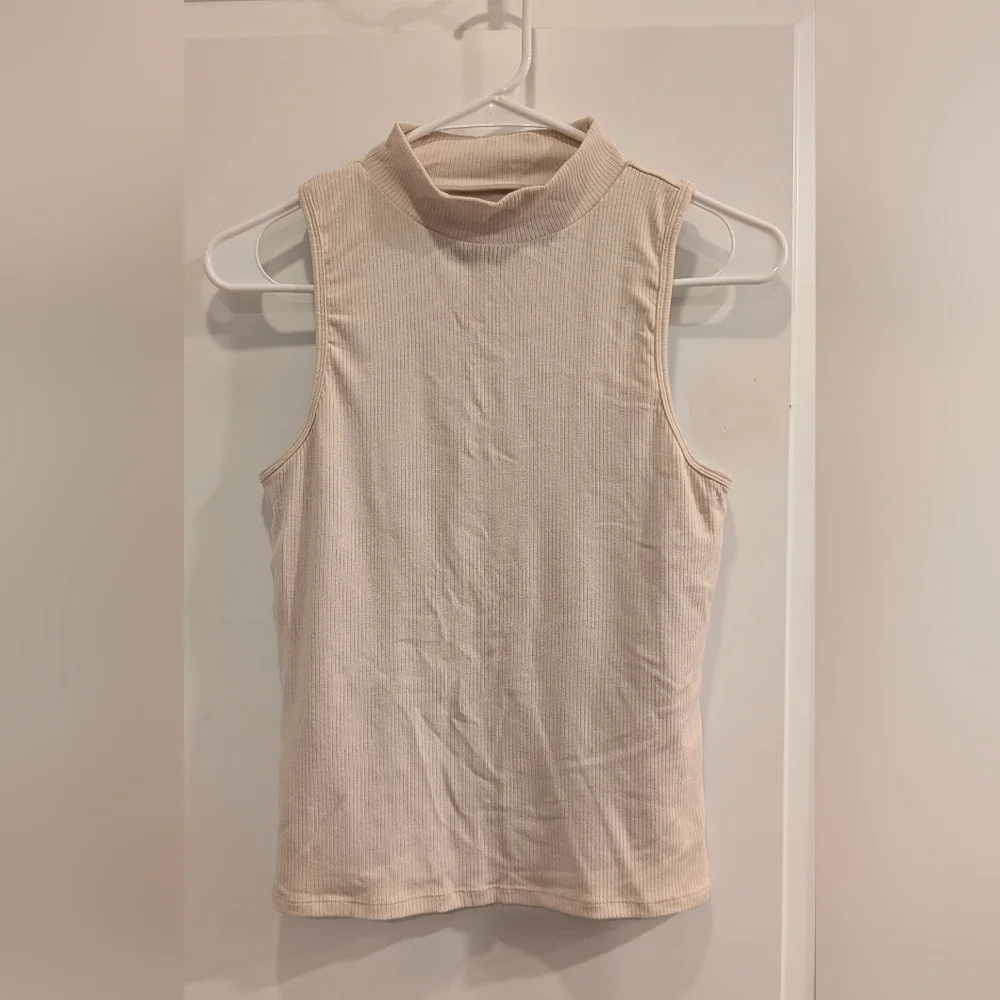 Klassy Network Cream Ribbed Tank Top - Picture 2 of 4